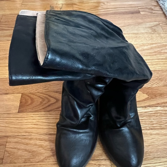 Mid Calf Black Boots - Picture 1 of 4